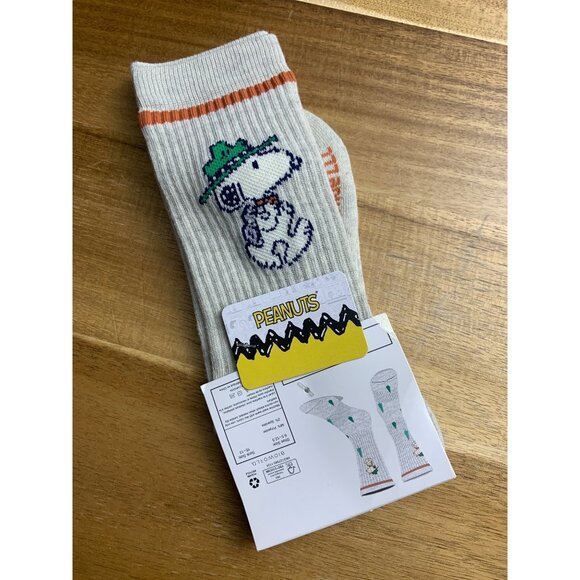 Bioworld Other - Peanuts Snoopy Unisex Crew Socks Gray With Green Hat & Tree Design Size 10-13